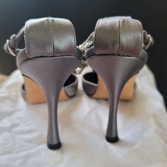 MANOLO BLAHNIK Grey Satin Crystal Embellished Pointed-Toe Heels - Picture 7 of 16